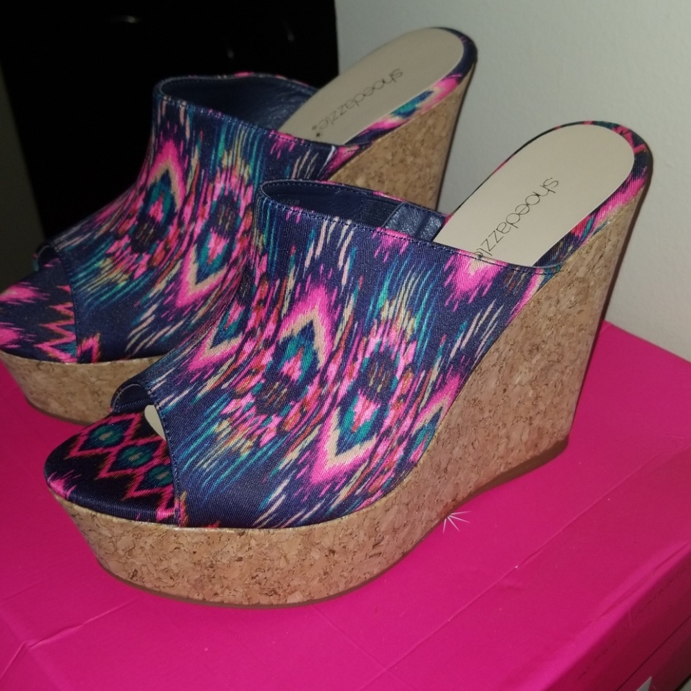 ❣PRICE DROP❣JOAN WEDGE NEW IN BOX